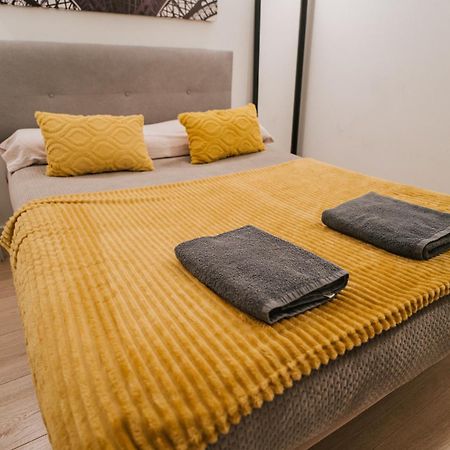 Lujoso Y Amplio Apartamento Con Parking Incluido Leon Exterior photo