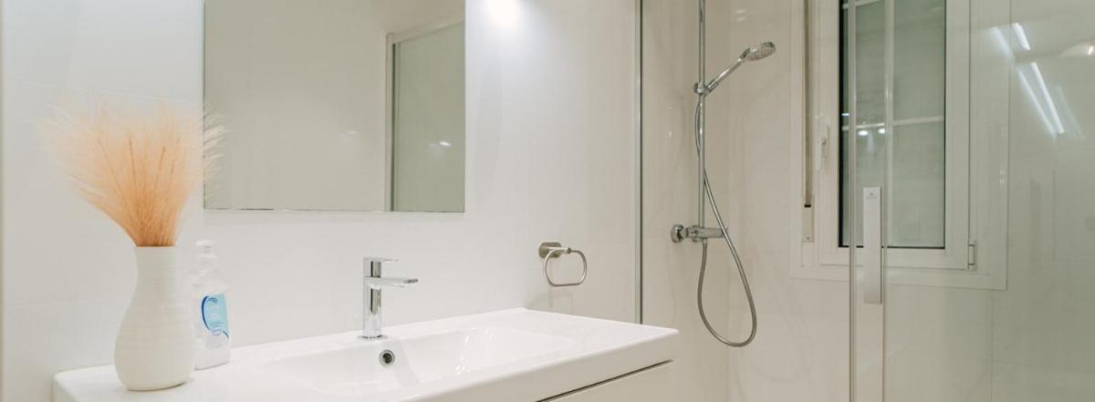 Lujoso Y Amplio Apartamento Con Parking Incluido Leon Exterior photo