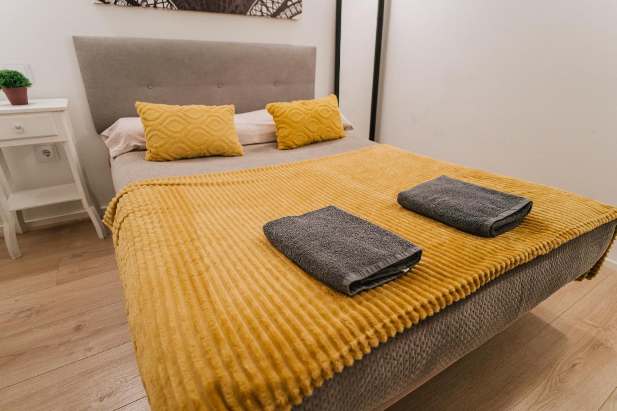 Lujoso Y Amplio Apartamento Con Parking Incluido Leon Exterior photo