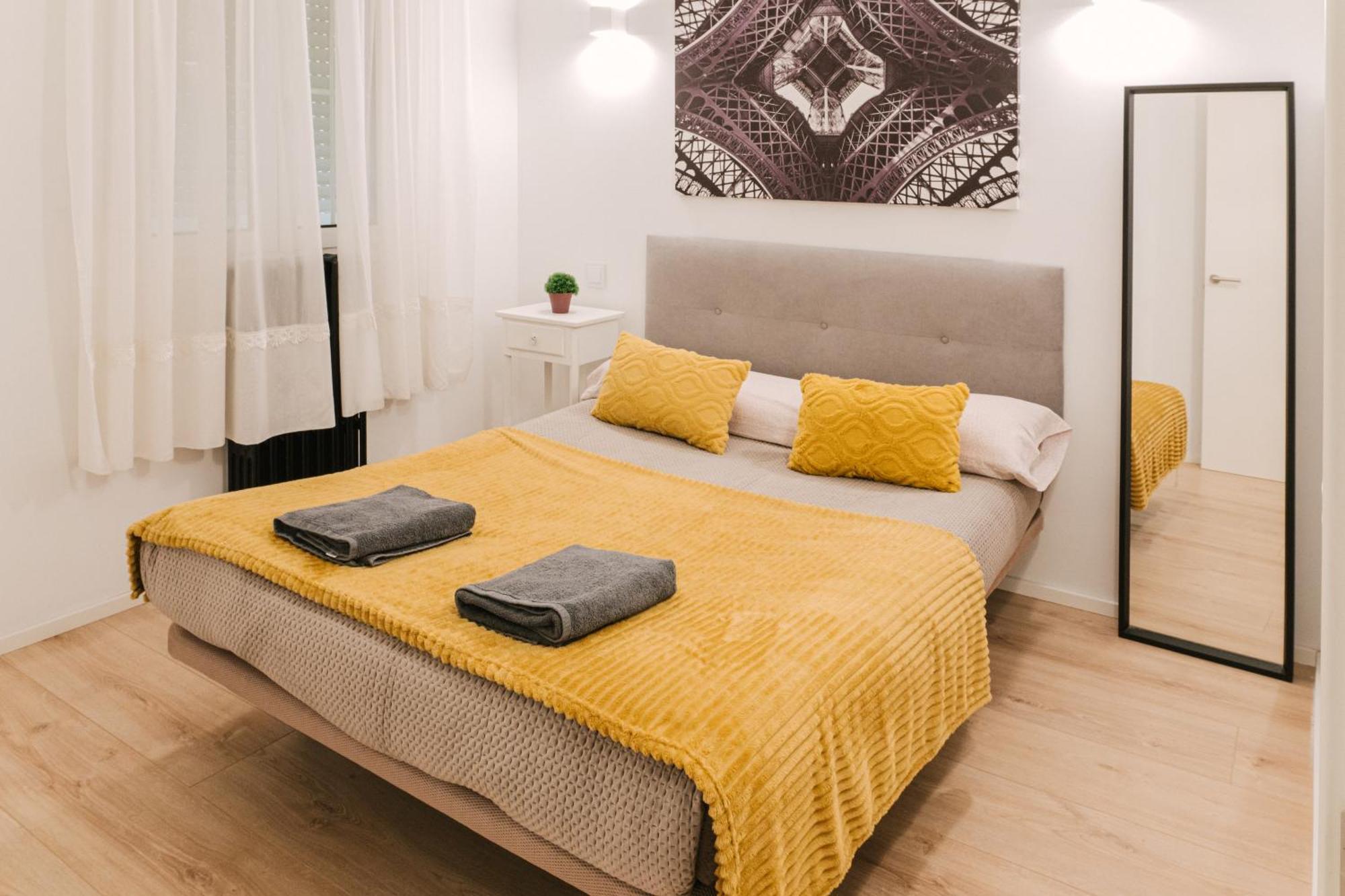Lujoso Y Amplio Apartamento Con Parking Incluido Leon Exterior photo