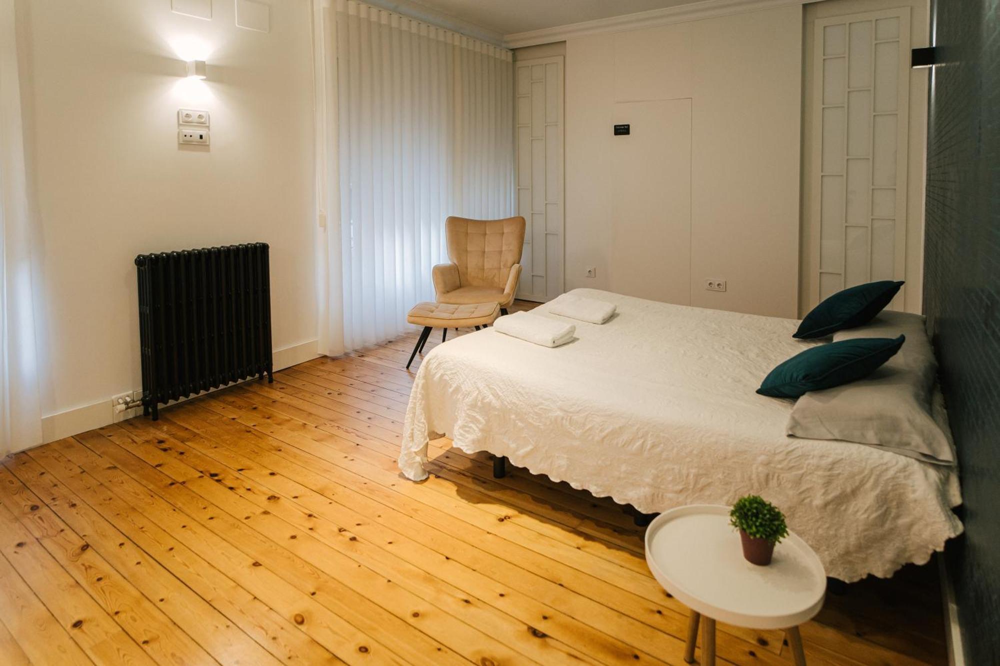 Lujoso Y Amplio Apartamento Con Parking Incluido Leon Exterior photo