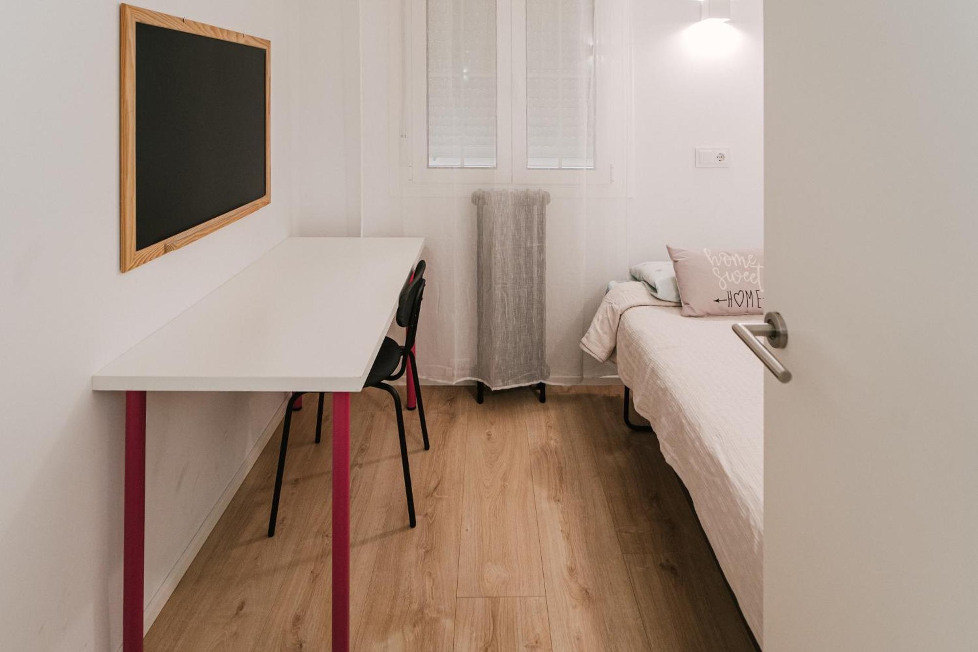 Lujoso Y Amplio Apartamento Con Parking Incluido Leon Exterior photo