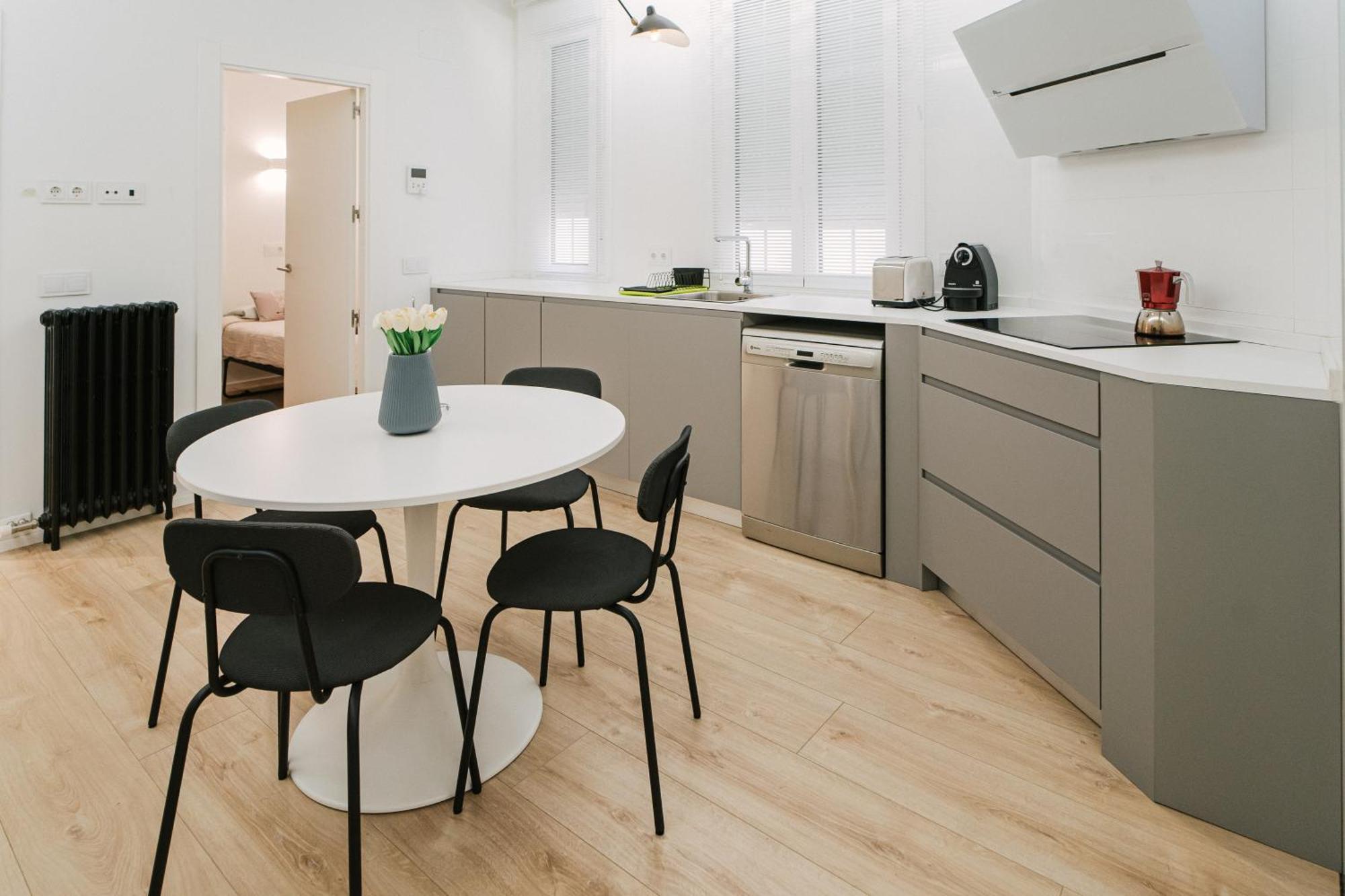 Lujoso Y Amplio Apartamento Con Parking Incluido Leon Exterior photo