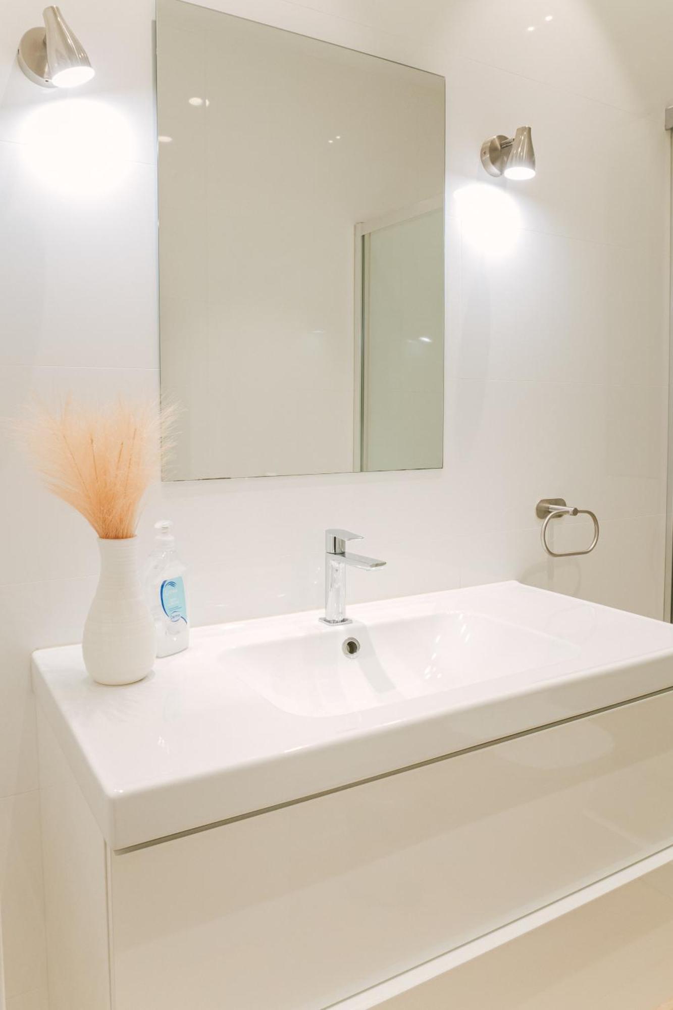 Lujoso Y Amplio Apartamento Con Parking Incluido Leon Exterior photo
